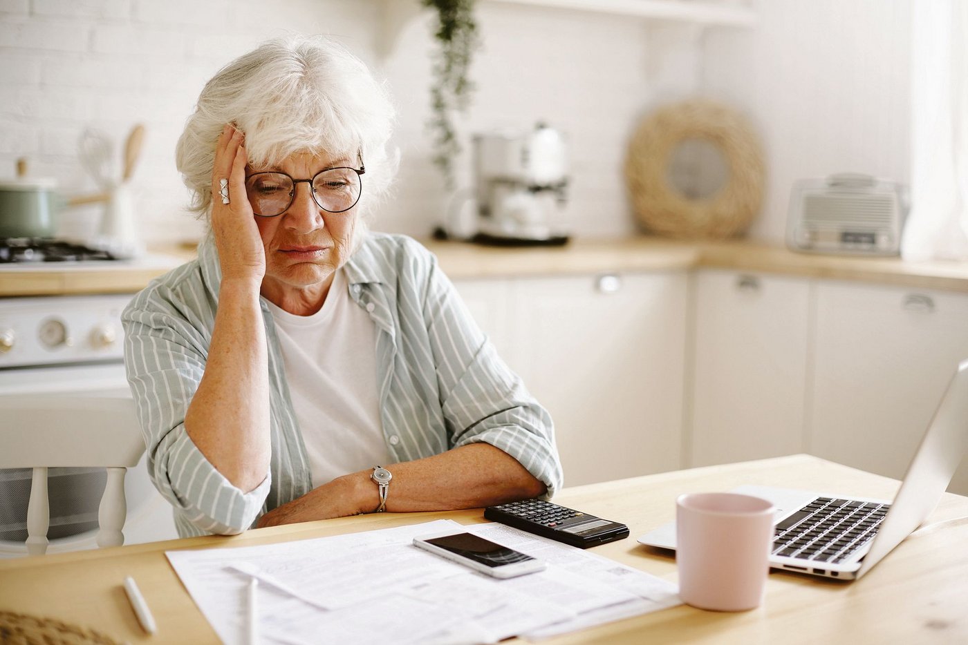 Die Höhe der Altersrente hängt u. a. von der Anzahl der Beitragsjahre ab. Wurde die jährliche Beitragspflicht mal nicht erfüllt, entstehen Beitragslücken. (Bild Adobe Stock)