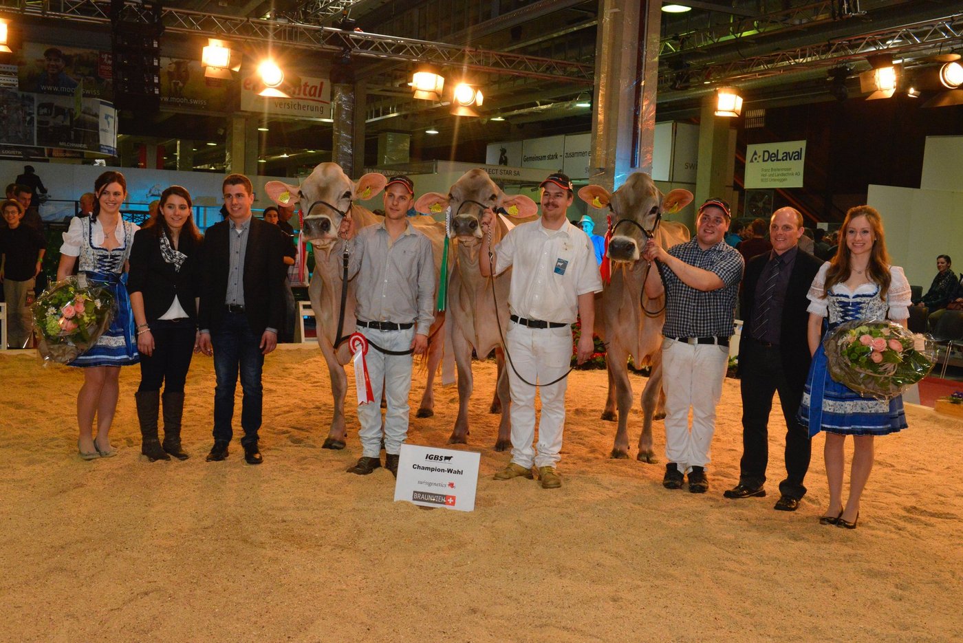 Vizechampionne und Championne Euter alt: Jongleur Soraya, Matthias und Markus Süess, Andwil. Championne und Vizechampionne Euter alt: Jongleur Elisa, Adrian Arpagaus, Falera. Ehrenerwähnung: Zinsli’s Jongleur Wachtel, Martin Zinsli, Thalkirch. (Bild IGBS)