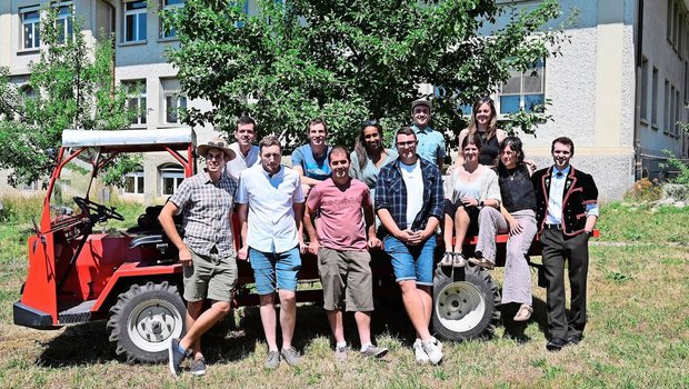 Die Klasse NHB Schwand 22–25 verband Lernende aus beiden Modellen, Bio- und konventionellem Anbau. Davon profitiert hätten alle, erklärte Lehrer Daniel Günter. 