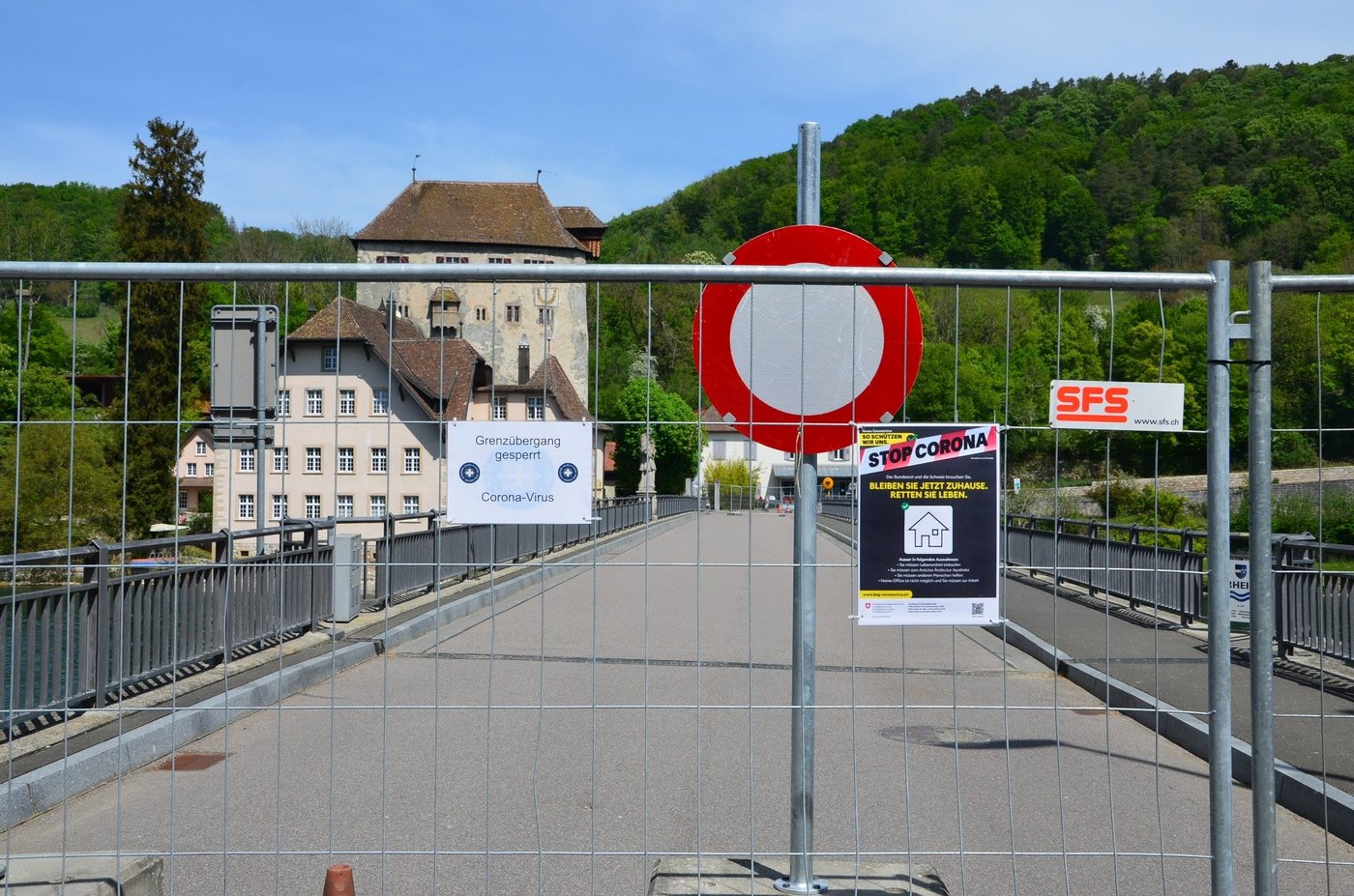 Die Grenzen sind geschlossen. Auch für Shoppingtouren. (Bild Flurina Monn)