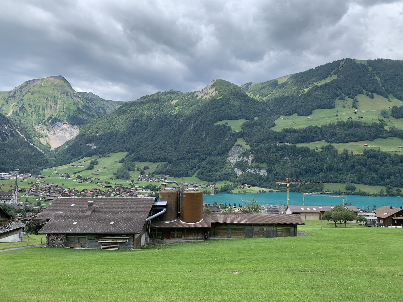Der Betrieb von Britschgis an der Röhrligasse, hoch über Lungern. (Bilder Josef Scherer)