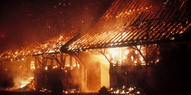 Die Feuerwehr Rüschegg – Guggisberg und die Berufsfeuerwehr Bern konnten das Feuer löschen. (Symbolbild BauZ)