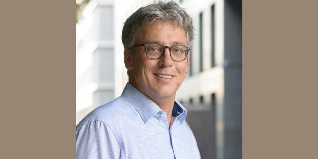 Der 53-Jährige lebt im Kanton Jura mit seiner Familie auf dem Betrieb, auf dem er aufgewachsen ist. (Bild IP-Suisse)