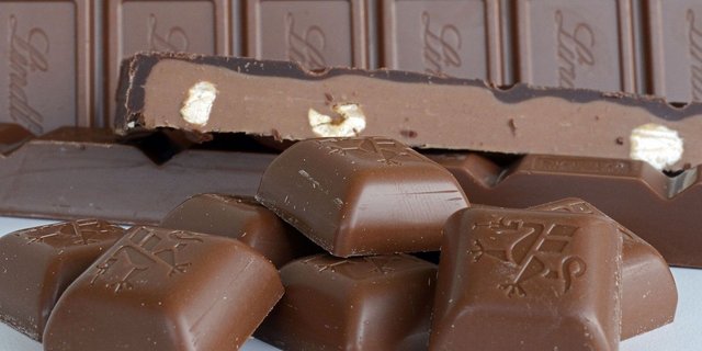 Von Mai bis Augist 2020 wurden 8,7 Prozent mehr ausländische Schokolade importiert, während der Verkauf von Schweizer Schokolade um fast 16 Prozent einbrach. (Bild Pixabay)