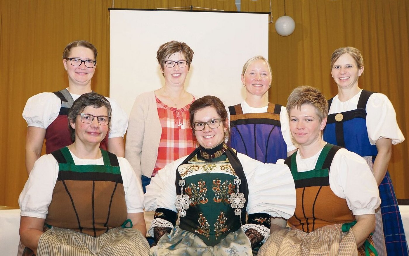 Vorstand Bäuerinnenverband Nidwalden: Regina Odermatt, Präsidentin Monika Lussi, Clelia Waser (vorne v. l.). Fabienne Zimmermann, Manuela Achermann (neu), Bernadette Gander, Claudia Gasser (hinten v. l.). 