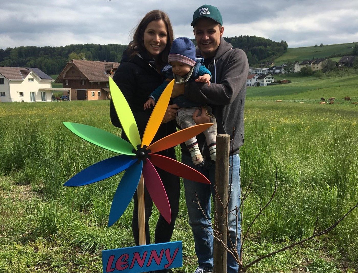 Maurice Gassmann kann dank dem Direktzahlungskurs Familie, Job und Ausbildung unter einen Hut bringen. (Bild zVg)