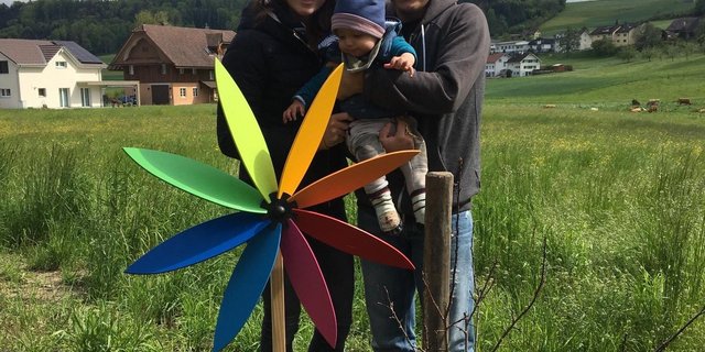 Maurice Gassmann kann dank dem Direktzahlungskurs Familie, Job und Ausbildung unter einen Hut bringen. (Bild zVg)