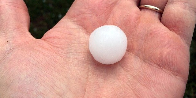 Wetterextreme nehmen zu. Neben Hagel beschäftigen vor allem Dürre und Sturm. (Bild Pixabay) 