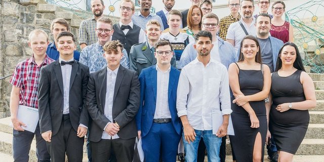 Die Milchtechnolog(innen) EFZ und Milchpraktiker(innen) EBA.