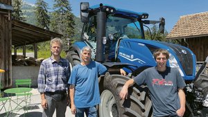 Die Köpfe hinter der ersten und bislang einzigen öffentlichen Biogas-Tankstelle der Schweiz: Samuel Moser, Niklaus Hari und Pius Allenbach von der Biogasanlage Frutigland GmbH (v. l.).