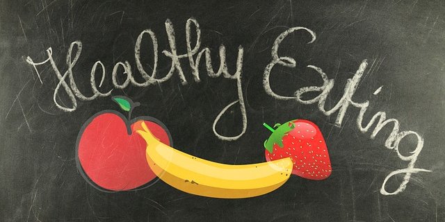 Im Gegensatz zu etwa den Folgen von Drogenkonsum seien jene einer ungesunden Ernährung zu wenig bekannt. Daher müssten die Kinder mehr über gesunde Ernährung in der Schule lernen. (Bild Pixabay)