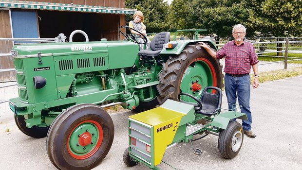Der grosse Bührer wird für die Arbeit benutzt, der kleine als Spielzeug.(Bild Sonja Aegerter)