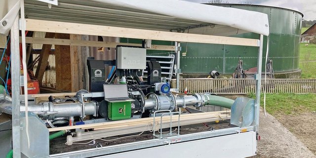 Ein Nirs-Gerät ist hier zu experimentellen Zwecken auf einer Güllepumpstation angebracht und misst die Nährstoffgehalte von flüssigem Hofdünger.