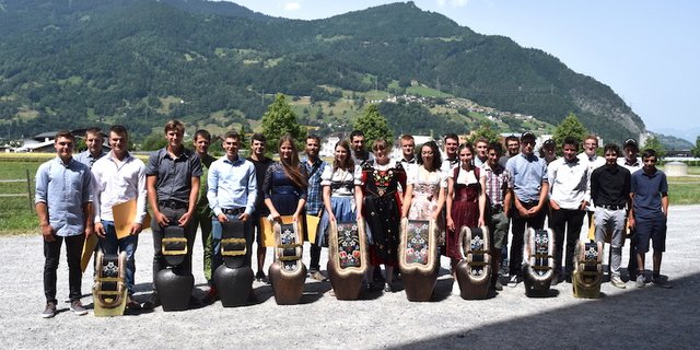 Die Abschlussklasse Landwirt Erstausbildung EFZ. (Bilder Stefanie Giger)