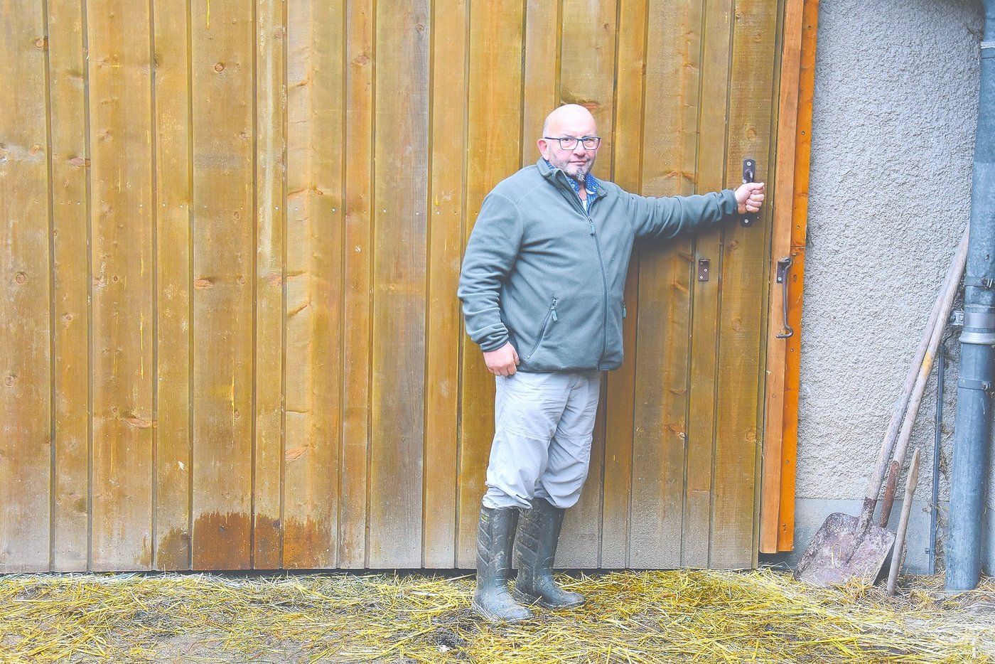 Nach 30 Jahren schliesst Beat Lerch endgültig das Tor zu seinem Pachtbetrieb. Nach der Kündigung blieb ihm nicht viel Zeit, es musste Vieles organisiert und abgeklärt werden. (Bild pf)