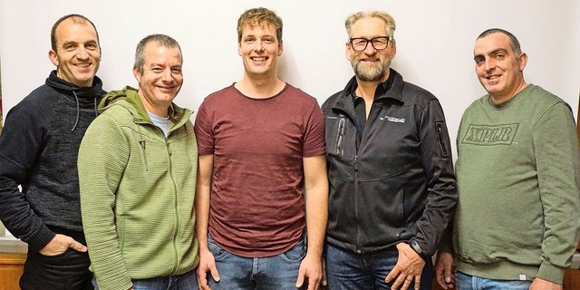 Der Vorstand der neuen Thurgauer Chicorée-Vereinigung ist besetzt mit Urban Dörig, Andi Hämmann, Simon Stiefel (Präsident), Joe Santo und Marcel Gerber (v. l.).