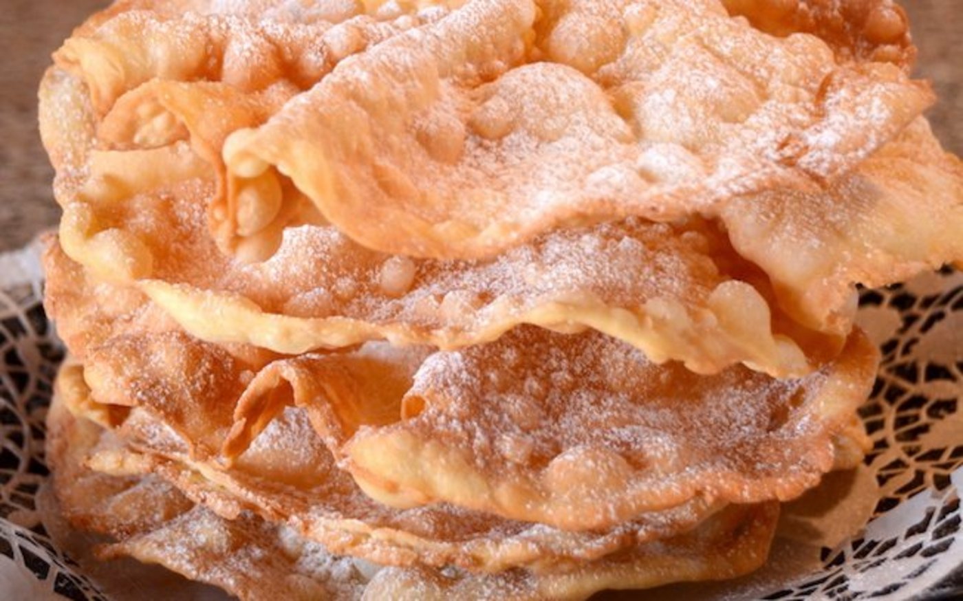 Zutaten und Hilfsmittel braucht es keine speziellen, die Zubereitung der Fasnachtschüechli ist reine Übungssache. (Bild ag)