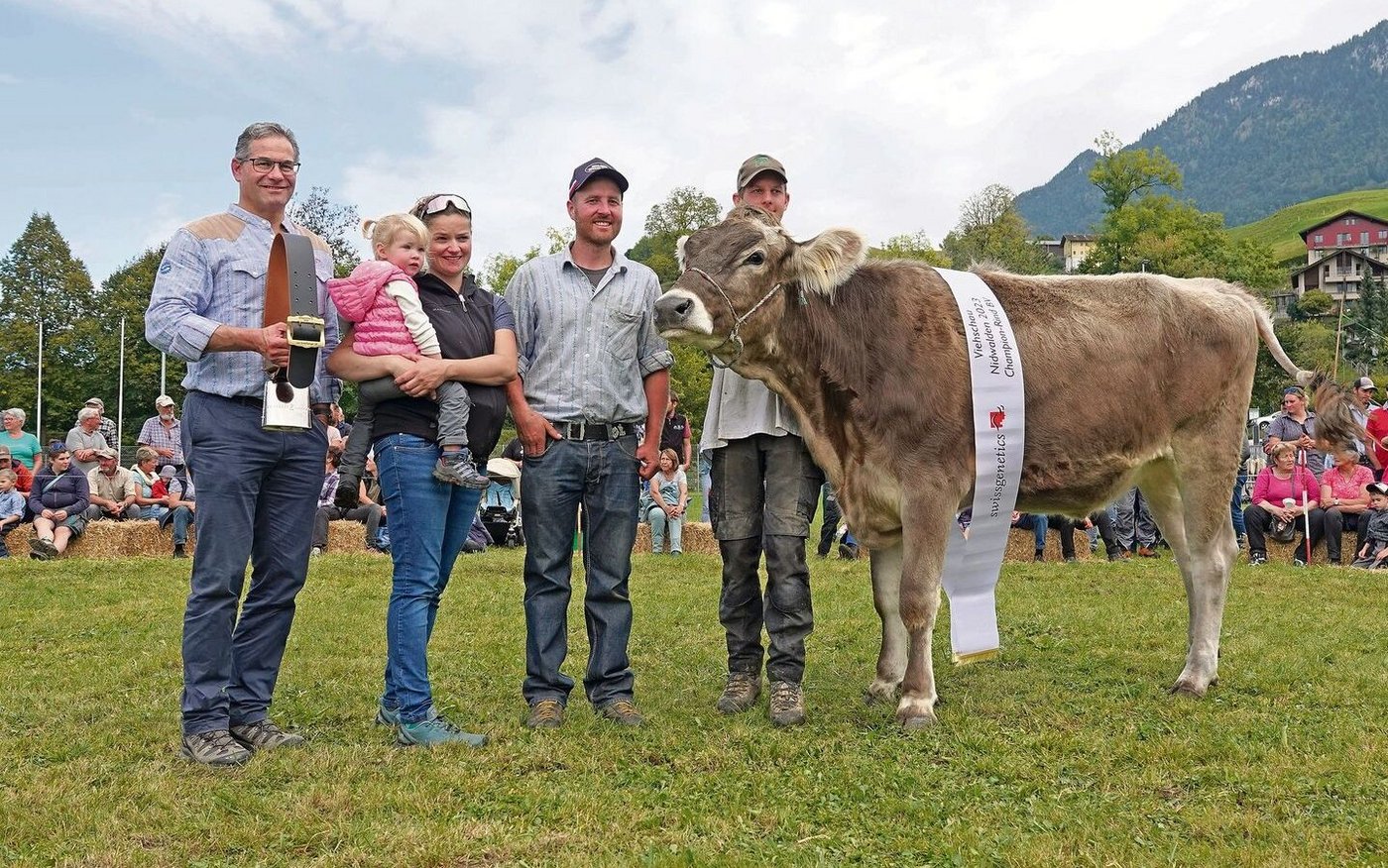 Familie Andreas Niederberger, Buochs, freute sich über den Championtitel BS von Rind Alisha.