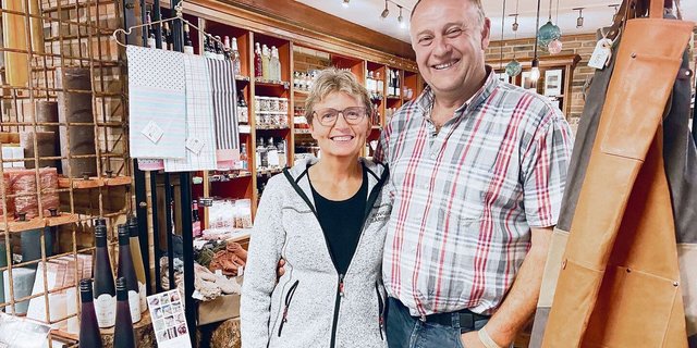 Joan Fjord Tarbensen und Hans Skovgaard haben die Verantwortung seit 1997 klar aufgeteilt. Sie führt den Hofladen und er den Betrieb. «Er verdient mehr», sagt sie mit einem Schmunzeln.