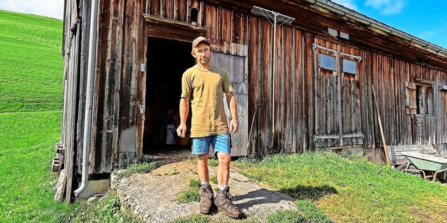 Meisterlandwirt Beni Broger ist Züchter mit Leib und Seele. Seit 2022 BVD bei seinem Vieh festgestellt wurde, sind die Momente der Freude mit seinem Zuchtvieh rar geworden.