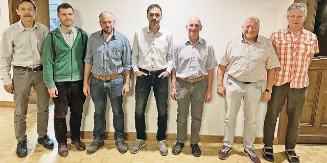 Neue und bisherige Vorstandsmitglieder (v. l. n. r.): Werner Weiss, Marco Imfeld, Willi Ambauen, Stephan Wicki, Dominik Estermann, Kurt Sigrist, Christof Widmer.