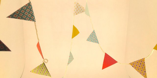 Farbe und Muster auf den Papierwimpeln machen sie zu einem verspielten Festschmuck. (Bilder jsc)