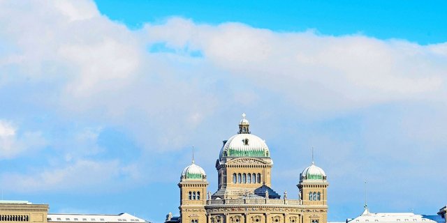 Die Wintersession dauert vom 2. bis 20. Dezember. Zu den landwirtschaftlich relevanten Diskussionen gehört sicherlich die Budgetdebatte, in der auch die Gelder für den Agrarsektor verhandelt werden.