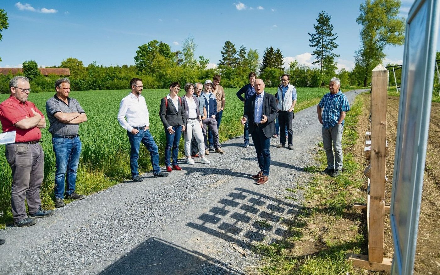 Perfekt für Laien, befand Josef Burri von Landwirtschaft Aargau bei der Saisoneröffnung des «Buurelandwegs».
