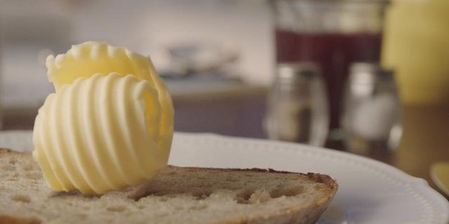 Suisse Garantie wirbt mit und für Schweizer Qualität. (Bild Screenshot Werbefilm)