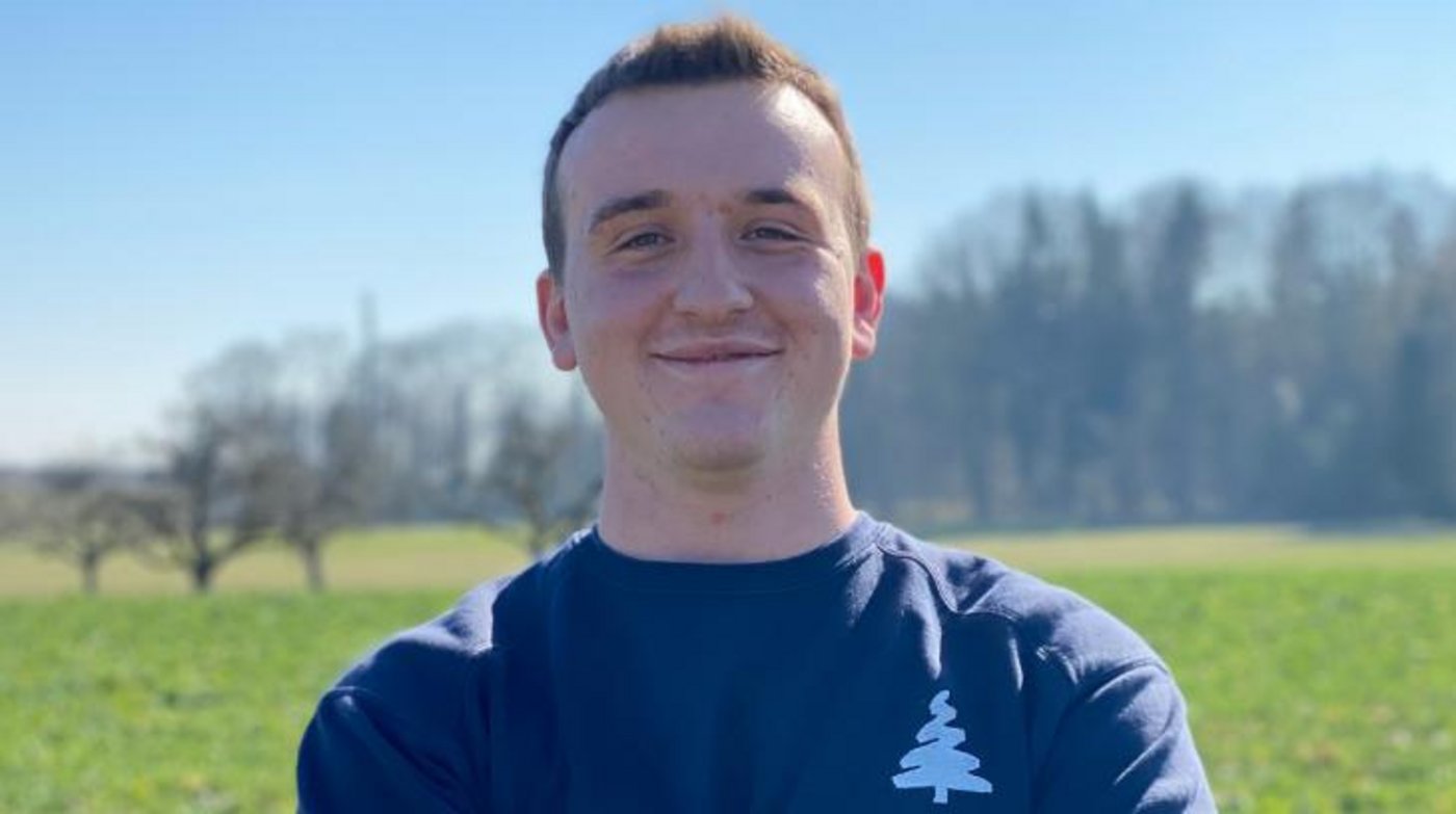 Auf dem Betrieb seiner Eltern experimentiert Andrin Steffen mit selbst gemachter Pflanzenkohle und baut farbiges Gemüse an. (Bilder jsc)