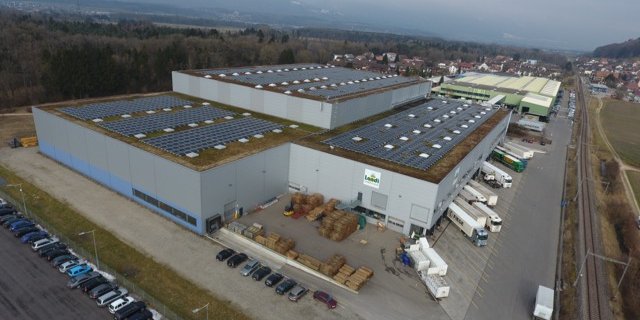 Beachtlich: Die Photovoltaikanlage auf dem Dach der Plattform West. (Bild Landi Schweiz AG)