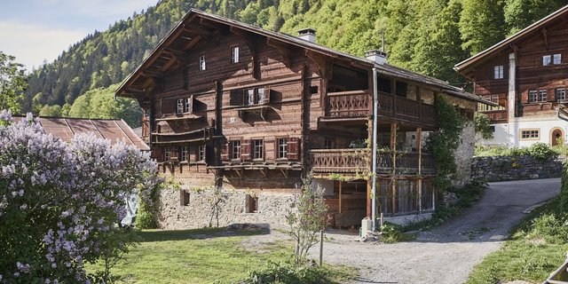 Das «Haus Under Putz» in Graubünden bietet Platz für bis zu acht Feriengäste. (Bild Gataric Fotografie))