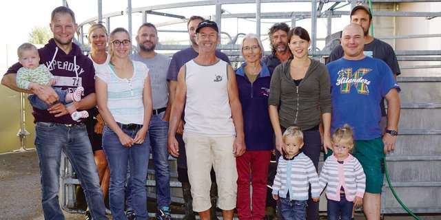 «Wir stehen hinter unserem Metzger» lautet die Botschafter dieser Landwirte, die ihre Tiere in der Hausschlachtanlage Degersheim und Umgebung schlachten lassen. (Bilder Michael Götz)