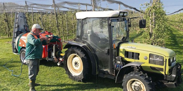 Feldspritzen sollen wenn möglich direkt auf dem Feld gewaschen werden. 