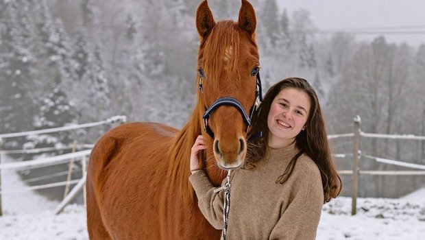 Svenja Valentin ist im 1. Lehrjahr auf dem Milchviehbetrieb der Familie Nyffeler. Der Hof befindet sich in Diegten BL.