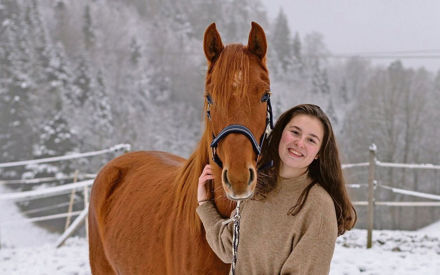 Svenja Valentin ist im 1. Lehrjahr auf dem Milchviehbetrieb der Familie Nyffeler. Der Hof befindet sich in Diegten BL.