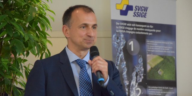 André Olschewski, Vizedirektor des SVGW, eröffnete den gestrigen nationalen Fachaustausch zum Thema "Trinkwasserschutz und Agrarpolitik 2022+". (Bild Katrin Erfurt)