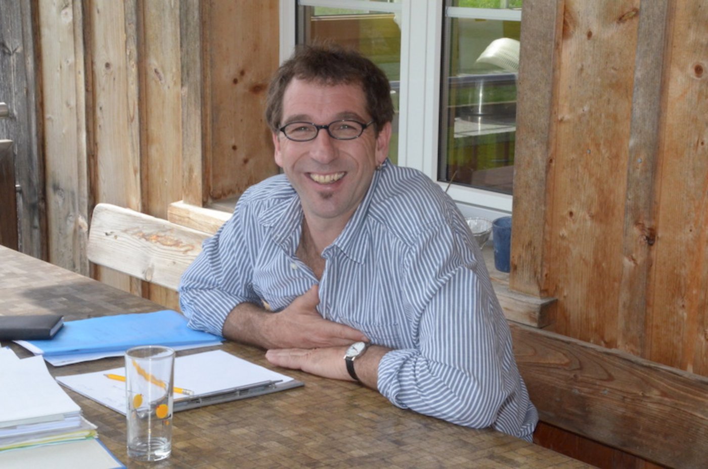 Cornel Rimle beantwortet Fragen aus dem Lebensalltag von Bäuerinnen und Bauern (Bild: Cornel Rimle)