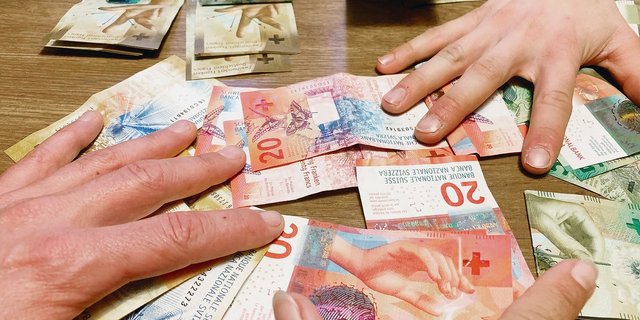 Die gute Liquidität auf vielen Betrieben sollte genutzt werden, um Schulden zurückzuzahlen und in die persönliche Vorsorge zu investieren. (Bild Josef Scherer)