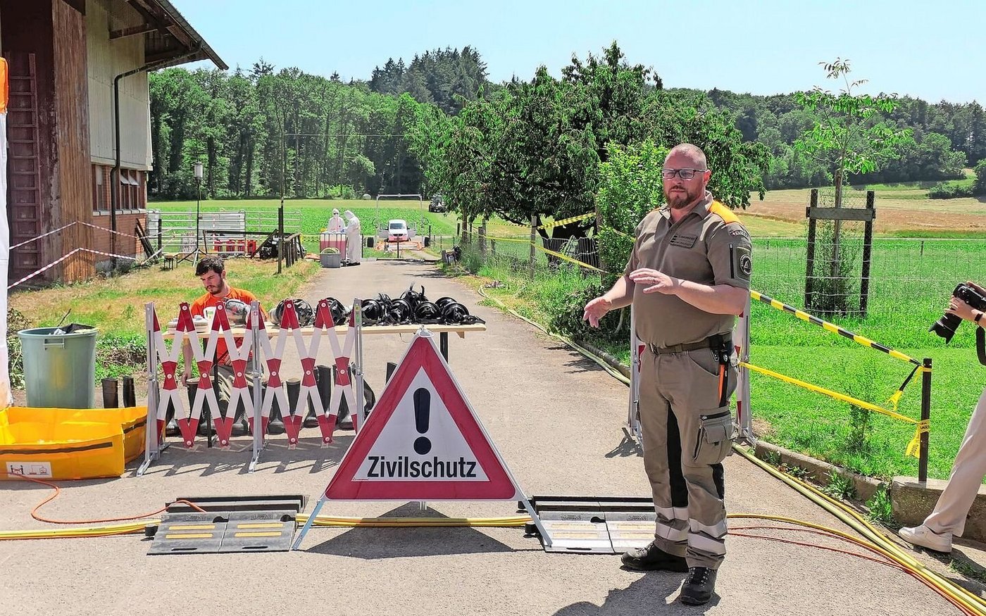 Yvo Rindlisbacher, Abteilungsleiter des Thurgauer Zivilschutzes, koordinierte die Seuchenübung auf dem Eichhof in Oberneunforn.