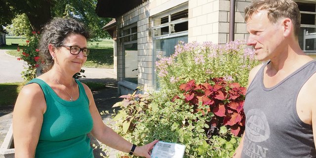 Auf ihrem Betrieb wird vom 5. bis 8. September die Landwirtschaft gezeigt: Anita und Franz Estermann.(Bild Armin Emmenegger)