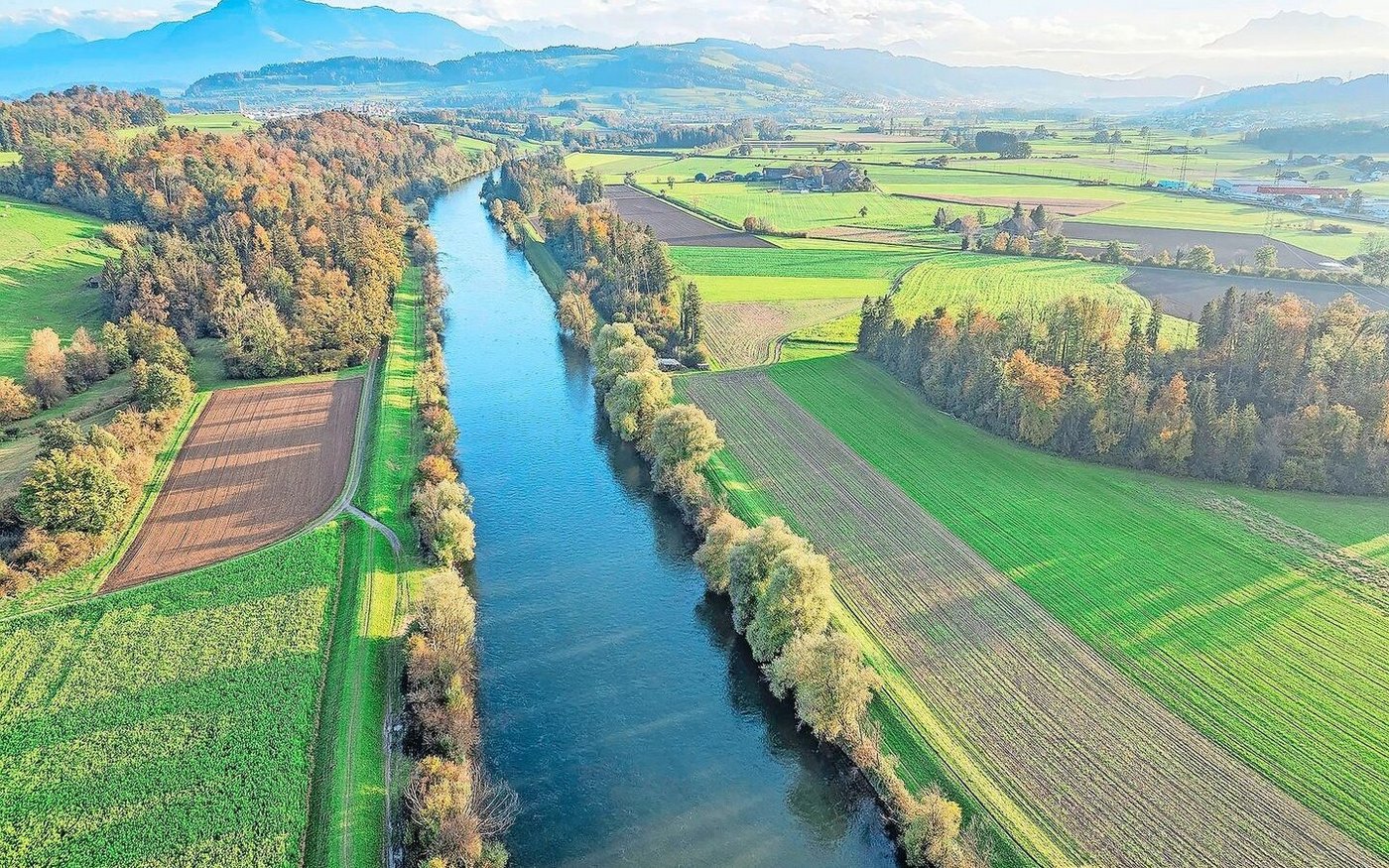 Das obere Reusstal, mit Blick Richtung Luzern vor der Sanierung. 