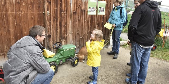 Viele Konsumenten besuchen gerne Bauernhöfe. (Bild lid)
