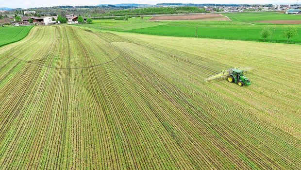 Weil Mist und Gülle aus verschiedene Tiergattungen gemischt und fermentiert wird, weist Gärgülle einen sehr ausgeglichenen Nährstoffgehalt auf.