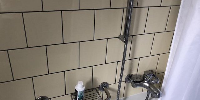 Mit ein paar einfachen Tricks, wird das Badezimmer nicht zur Schimmelhöle. (Bild et)