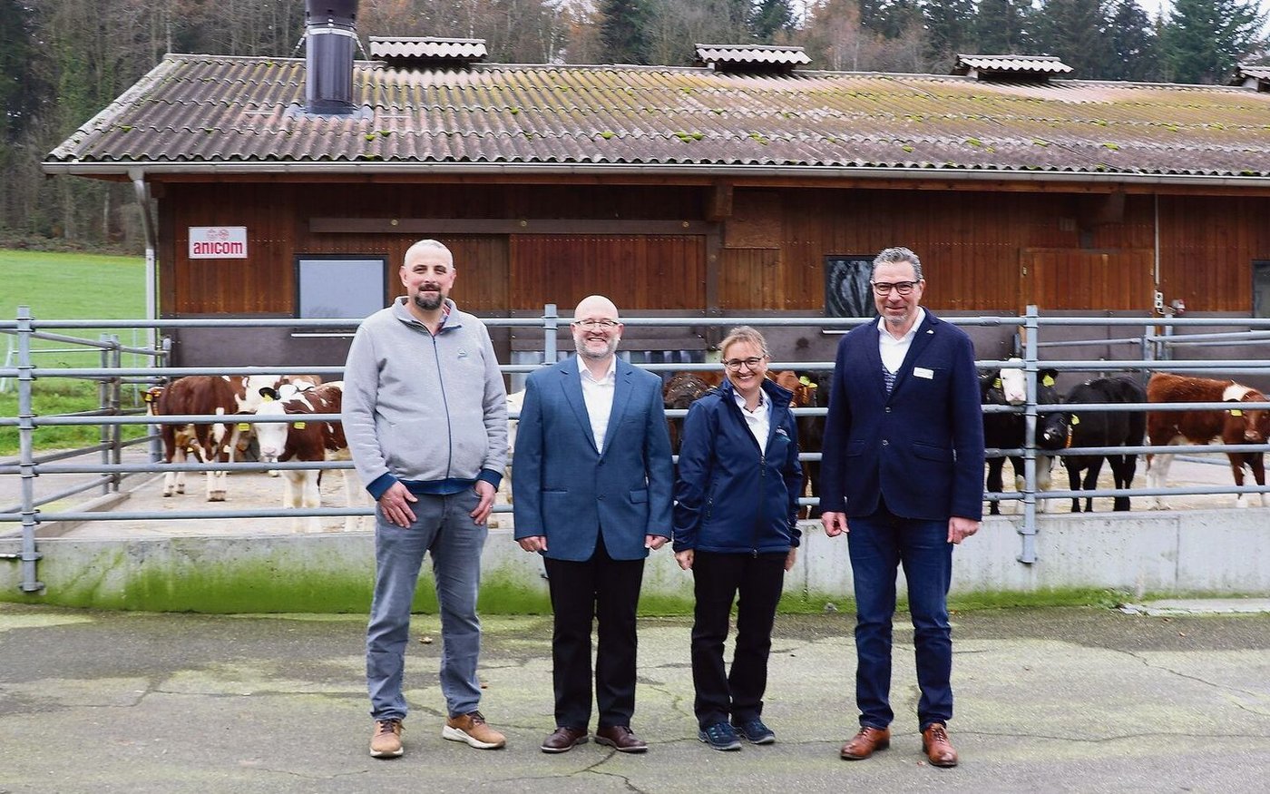 Bühl-Betriebsleiter Stefan Streit, Stephan Roth, Bereichsleiter Forschung und Entwicklung, Barbara Eichenberger, Ressortleiterin Forschung und Versuche, Paul Steiner, Geschäftsleitung (v. l.).