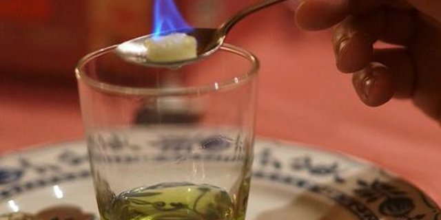 Die Berufsvereinigung der Neuenburger Absinth-Produzenten hat beim Bundesamt für Landwirtschaft ein Gesuch um Eintragung von «Absinthe du Val-de-Travers» als geschützte geografische Angabe (GGA) eingereicht. (Symbolbild Pixabay)