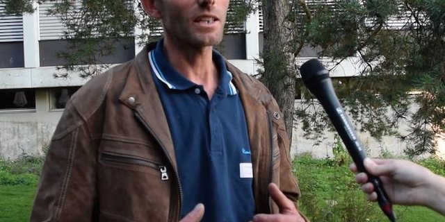 Landwirt Andreas Lehmann erklärt im Interview, wie er seine Ideen zur Innovation umsetzte. (Screenshot lko)