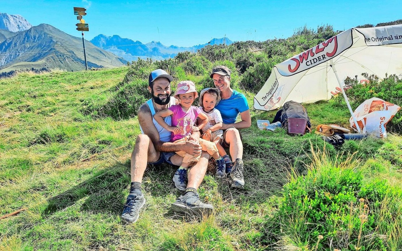 So oft wie möglich geniessen wir die Zeit als Familie, denn von nun an werden wir bis zur Alpabfahrt unter der Woche an verschiedenen Orten wohnen.