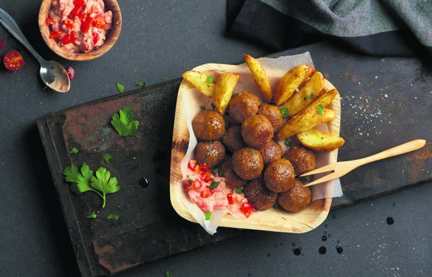 Insekten-Bällchen: Ab Frühjahr im Handel. (Bild Coop)